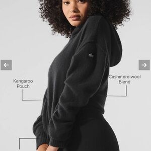 Alo Yoga Women’s Black Cashmere New Class Hoodie U3047R